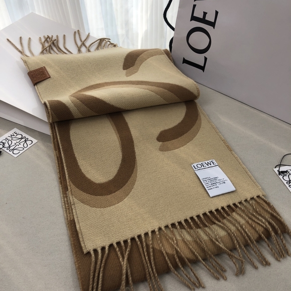 LOEWE wool and cashmere blend scarf - Picture 3 of 6